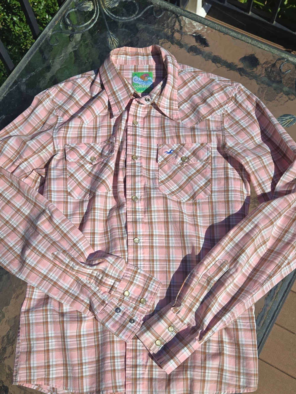 Hollister Men’s Pink and White Plaid Button-Down Shirt